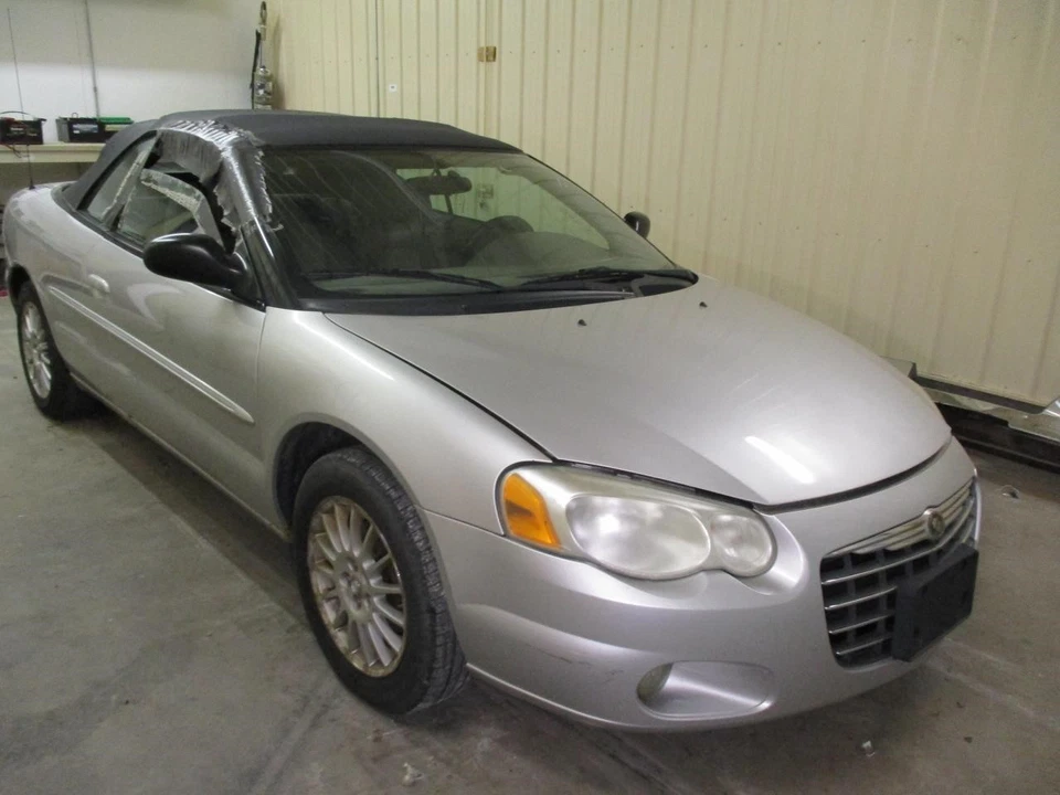 Conjunto de filtro de aire usado se adapta a: Chrysler Sebring Sdn 2005 2,7 grado A Foto 2 de 4