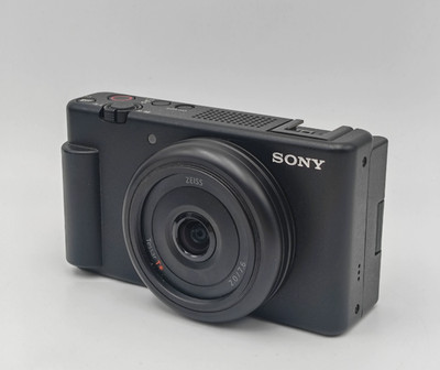 Sony ZV-1F 20MP 4K Vlog Camera Touch Screen USB-C 20mm F2 Black Used