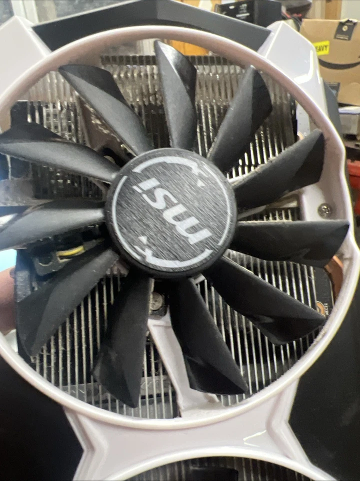 Tarjeta de video MSI GeForce GTX 970 4GD5T OC 4GB GDDR5 PCIe 3.0x16 DP HDMI DVI-I DVI-D Foto 3 de 4