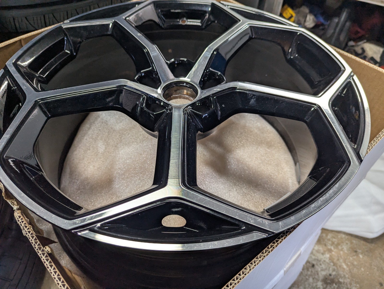 Lamborghini Huracan Front Wheels 8 pcs P/N 4T0601017BF