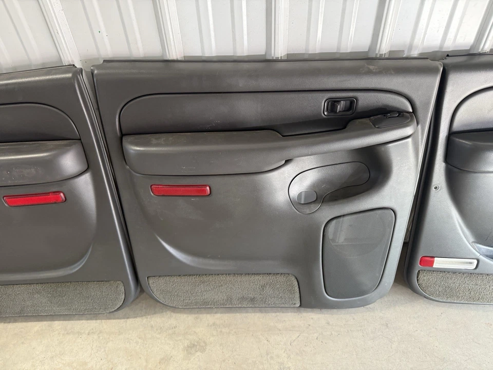 03-06 Silverado Sierra Juego de paneles de puerta eléctrica izquierda derecha delantera y trasera de cuero Foto 4 de 4