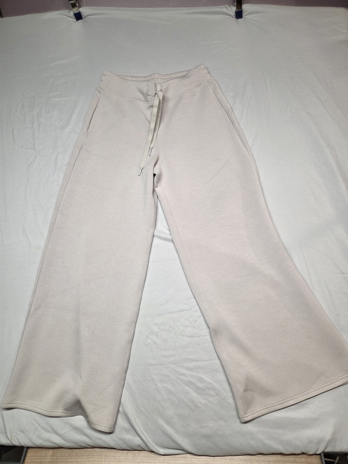 NWOT SPANX AirEssentials Wide Leg Pants French Grey Women's Size M Petite