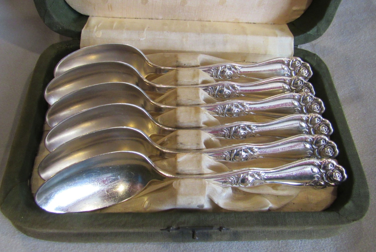 Holmes & Edwards AMERICAN BEAUTY ROSE 6 'Inlaid Silver' Teaspoons~6"