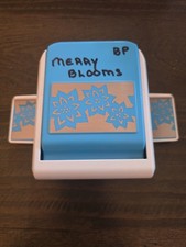 Creative Memories Merry Blooms Decorative Border Punch Great Condition Retired