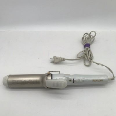 Revlon RV050 1 1/4'' Ceramic Curling Iron 400°F 60W White/Gold