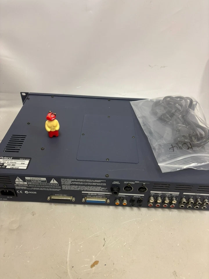 Roland VSR-880 Digital Studio Recorder 8-Track Hard Disk Recorder body only - Image 3 of 4