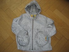 Oilily Wind/Regenjacke Fallschirmseide Gr. 104 silber