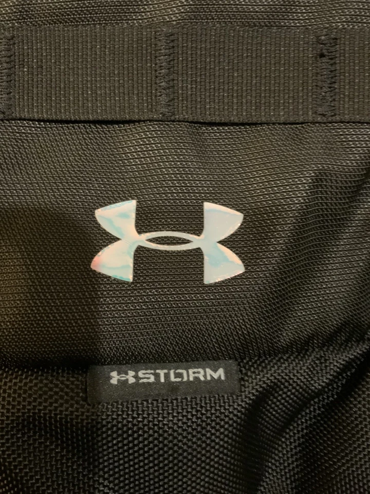 Mochila Under Armour exclusiva para jugadores de baloncesto de la NBA Pre-Draft negra Foto 4 de 4