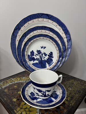 5pc Royal Doulton  Real Old Willow'' Majestic Collection 2004, England, NOS