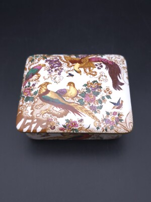 Royal Crown Derby Olde Avesbury rechteckige Schmuckschatulle 1. und Sekunde