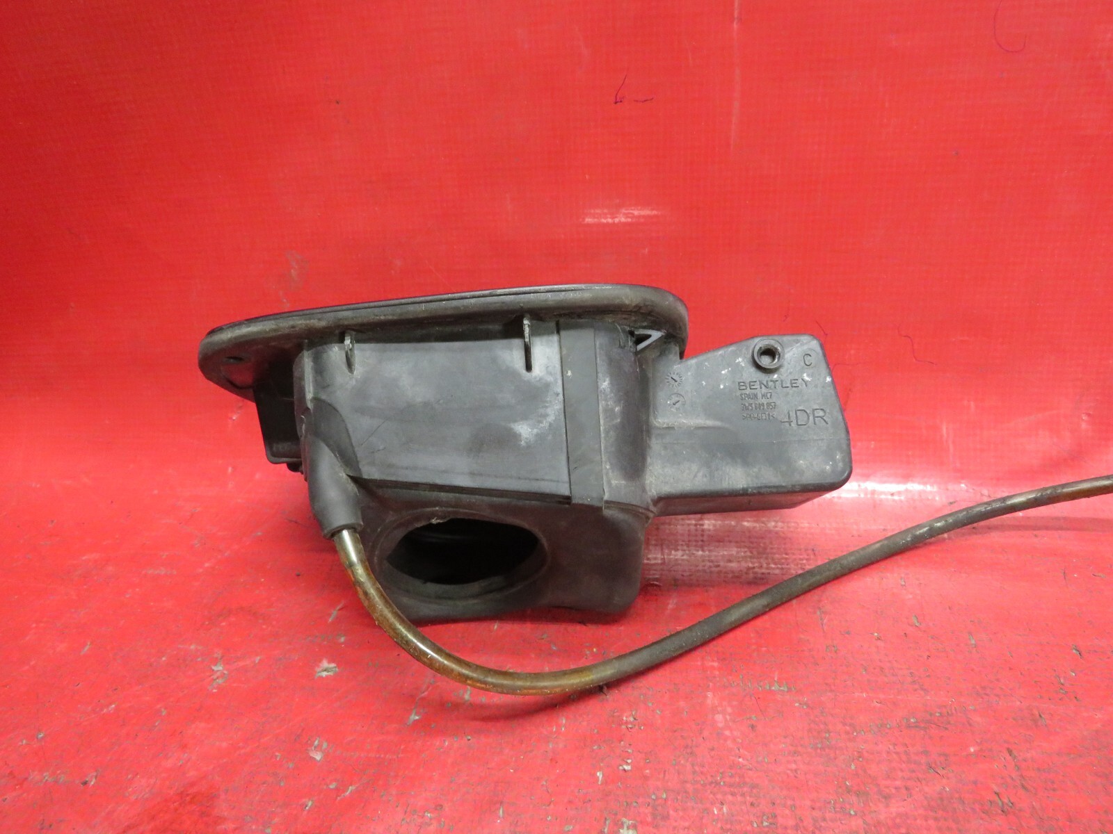 2006 BENTLEY FLYING SPUR FUEL TANK DOOR