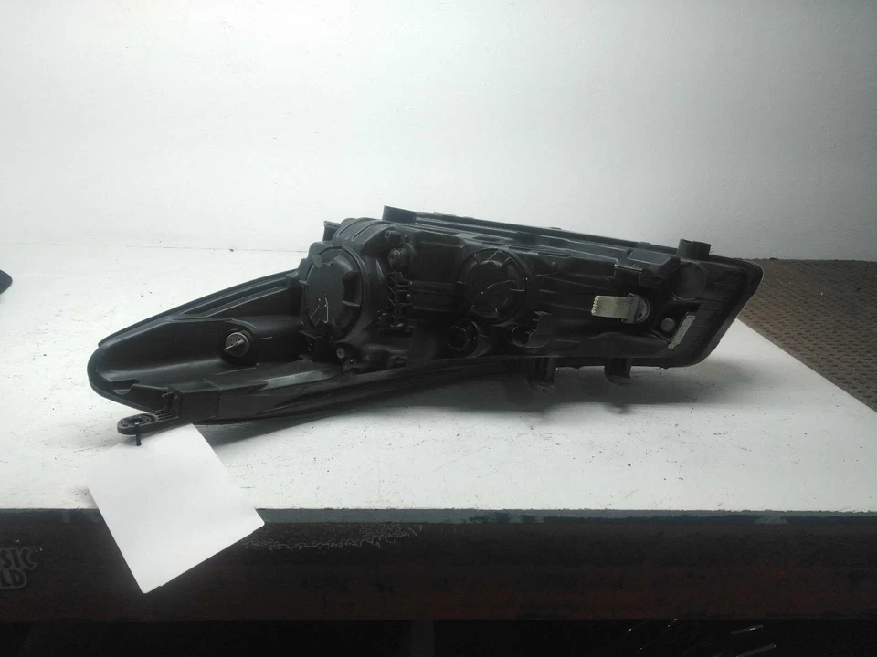 Used Right Headlight Assembly fits: 2017 Kia Forte Mexico built VIN 3 1st digit - Изображение 3 из 4