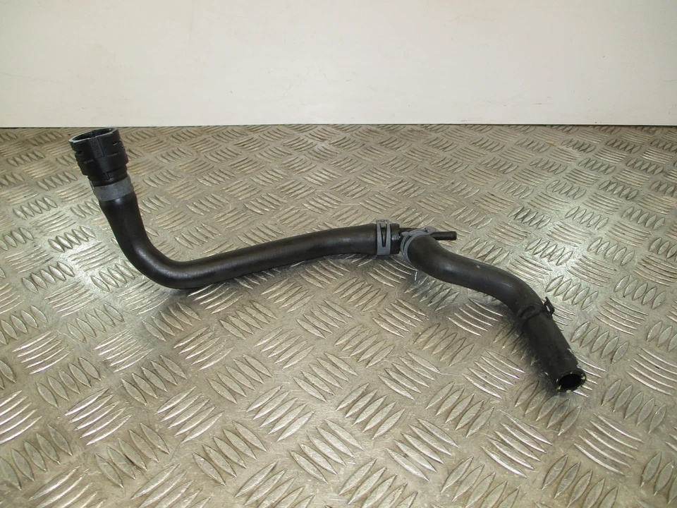 Volkswagen Golf 1.0 TSI 2018 DKR. Tubo de refrigerante de agua 2Q0122101BP 22K Foto 3 de 4