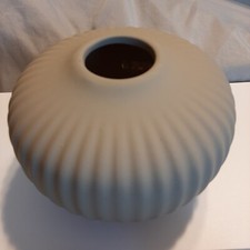 Ashland Fall Floral Textured Ribbed Vase 5 Ta...