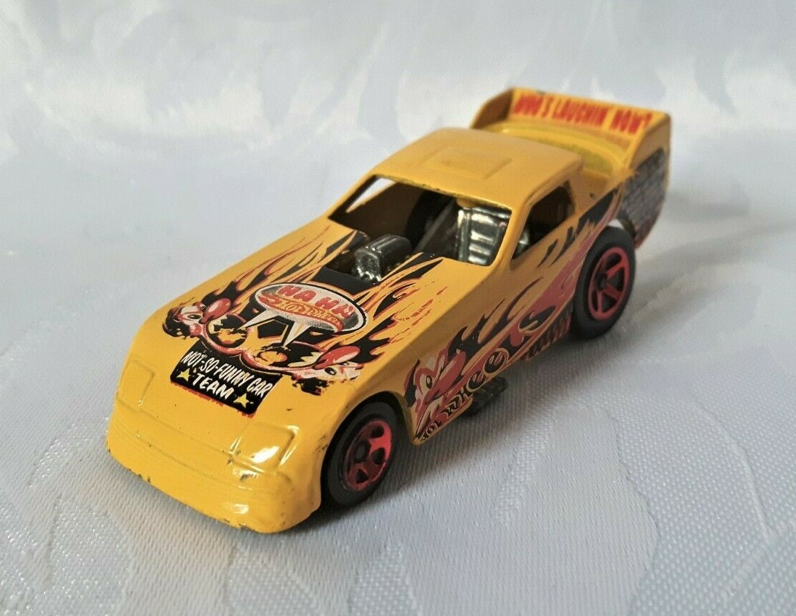 VINTAGE HOTWHEELS FUNNY CAR 1977 HOT WHEELS NOT SO FUNNY TEAM CAR IN