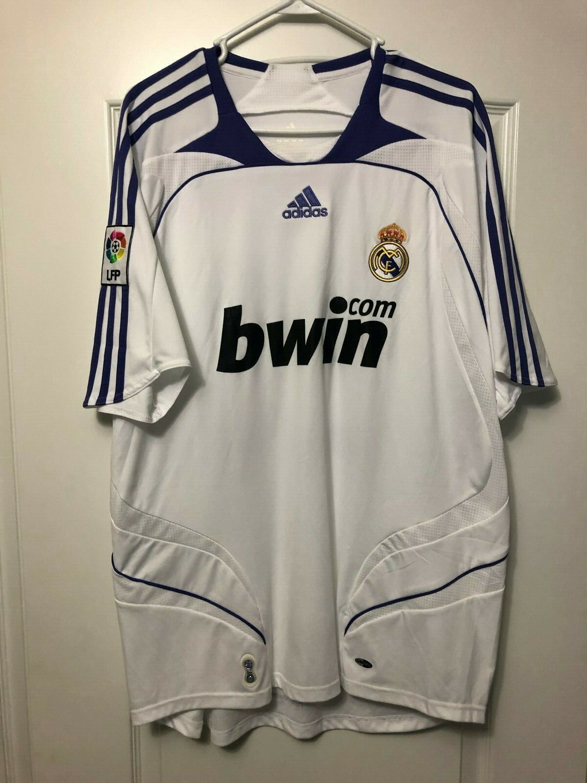 roberto carlos real madrid jersey