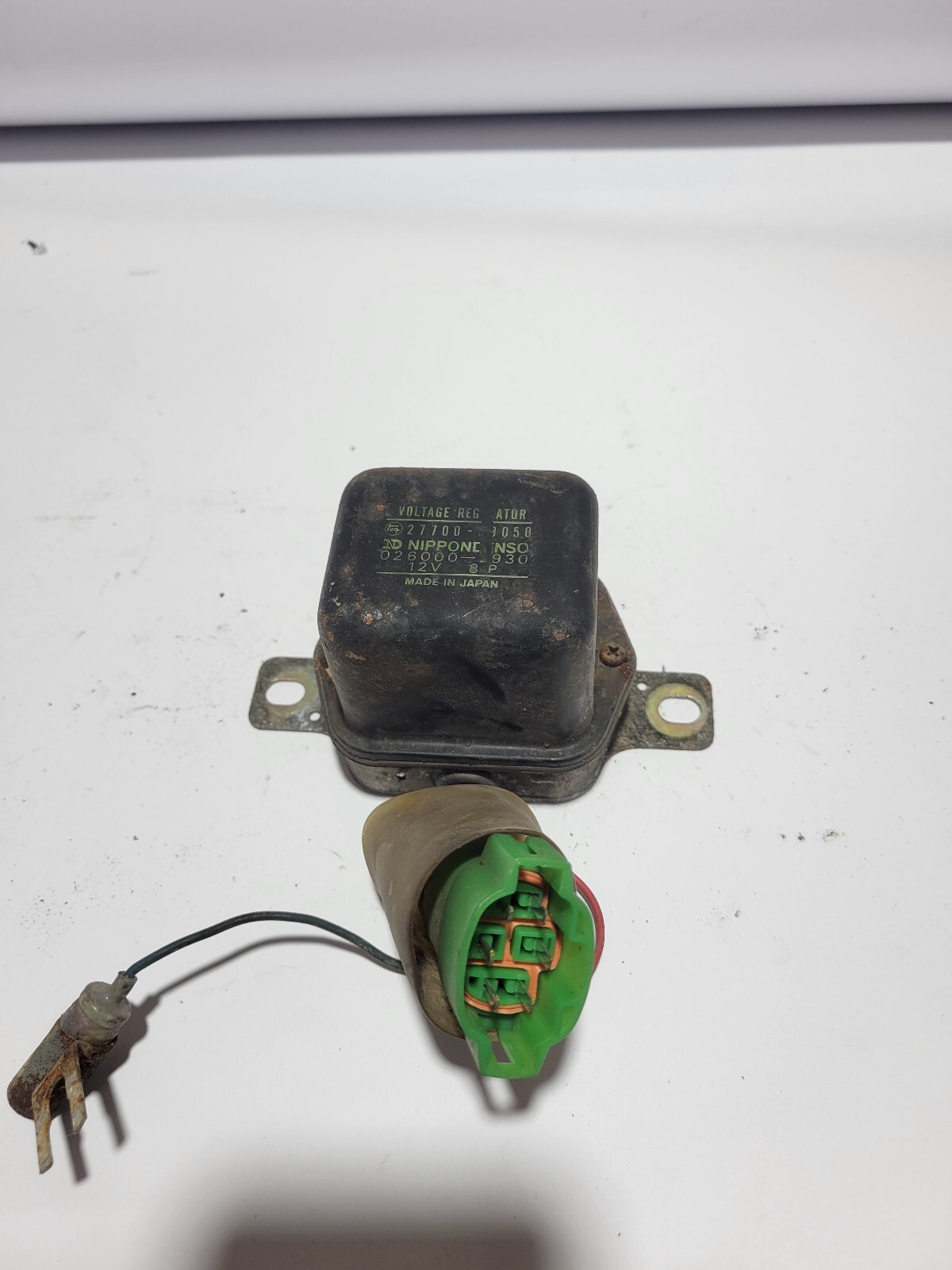 77 78 TOYOTA HILUX ALTERNATOR VOLTAGE VOLT REGULATOR 20R ALTERNATOR EXTERNAL OEM eBay