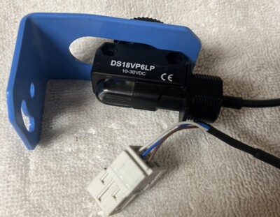 DS18VP Polarized Sensor Wide Beam Barrel Mount