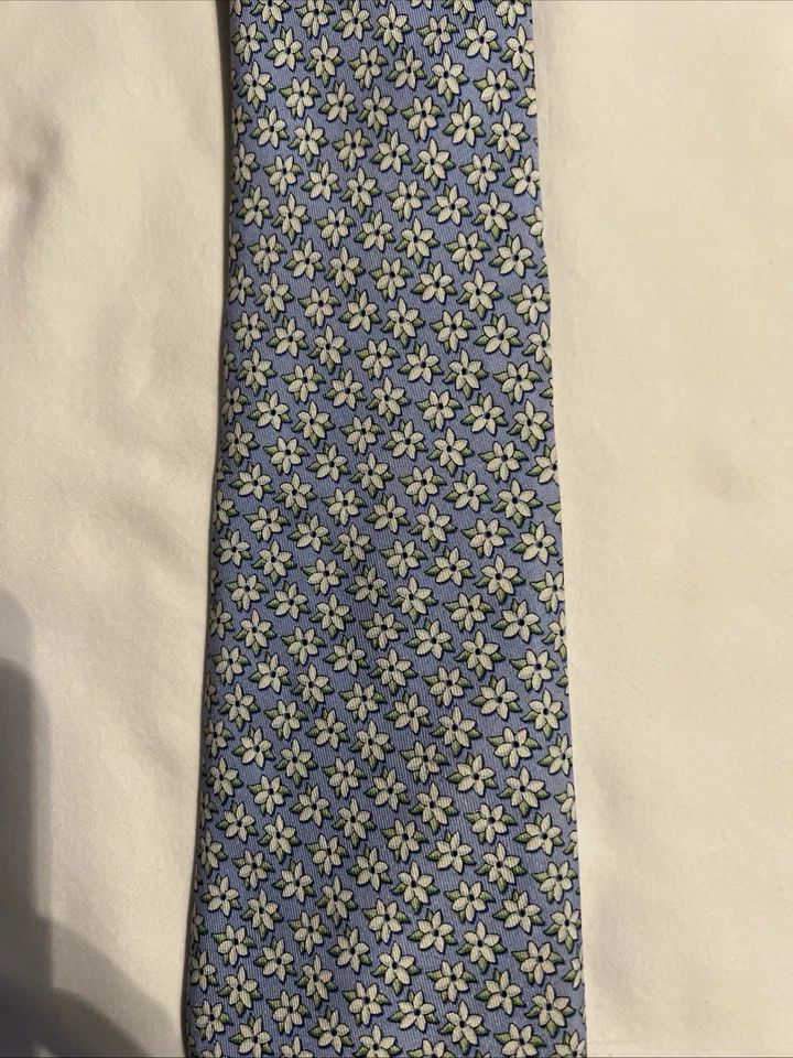 Corbata de seda azul Vineyard Vines Martha’s Vineyard Flower Foto 4 de 4