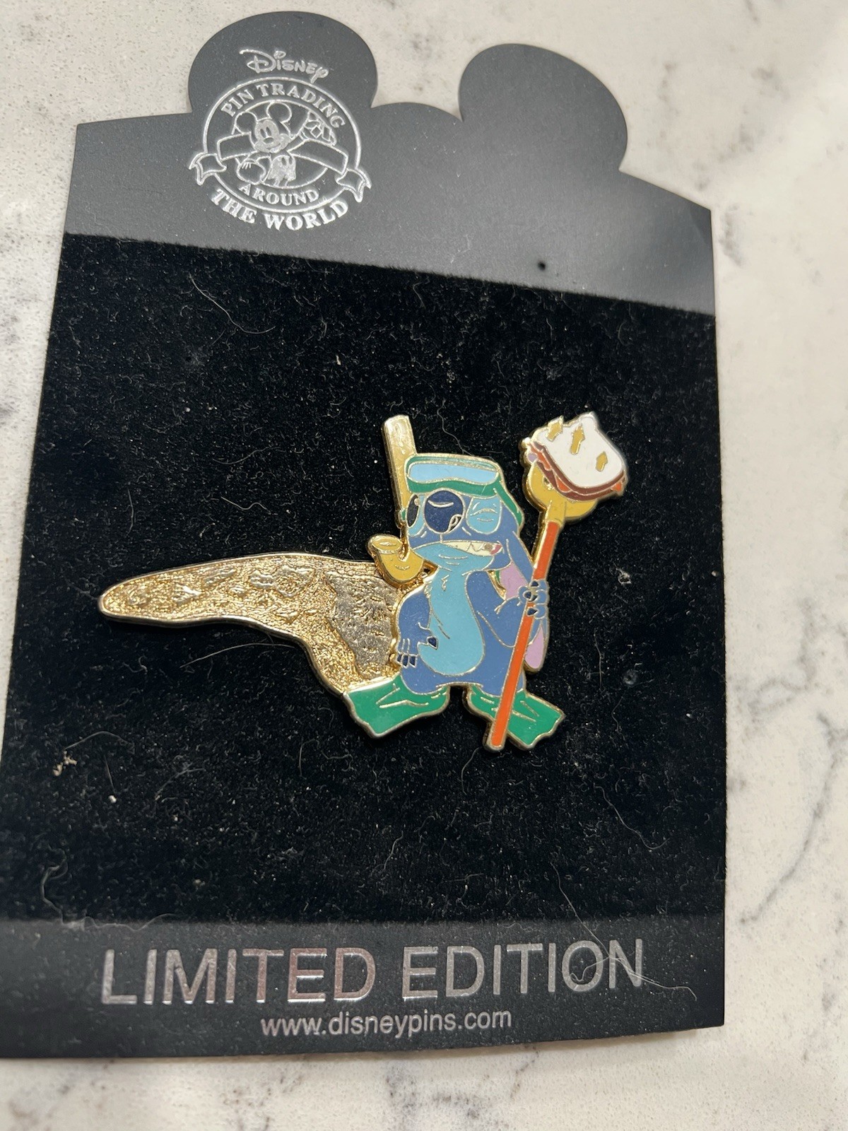 Disney Shopping State Series Stitch Spearfishing Hawaii Pin LE 250