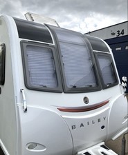 2015 BAILEY UNICORN VALENCIA 4 BERTH FIXED BED CARAVAN + MOTOR MOVER
