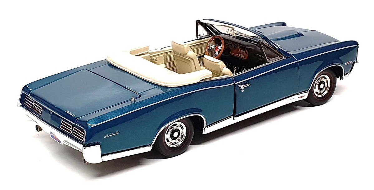 Crown Premiums 1/24 Scale GTO01 - 1967 Pontiac GTO - Met. Blue