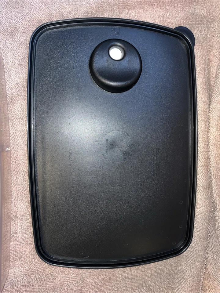 Tupperware Rock N Serve 3 seções divididas ventiladas preto micro-ondas 3990A-1 - Imagem 4 de 4