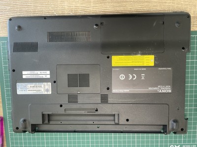Sony Viao PCG-71211M / 71311M / 71312M 012-000A-3023 Bottom Chassis Case G15