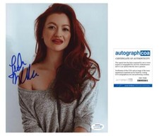 Leah McKendrick "Scrambled" AUTOGRAPH Signed 8x10 Photo ACOA