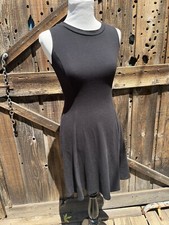 UNIQLO Black Sleeveless Fit and Flare Dress Stretch Little Black Dress Medium