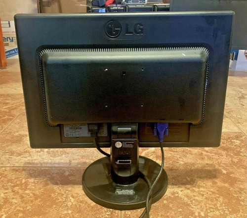 LG FLATRON W1942T-PF 19” LCD Monitor - Picture 3 of 5