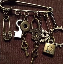 Steampunk Gears Locks And Skeleton Keys Kilt Brooch Safety Pin