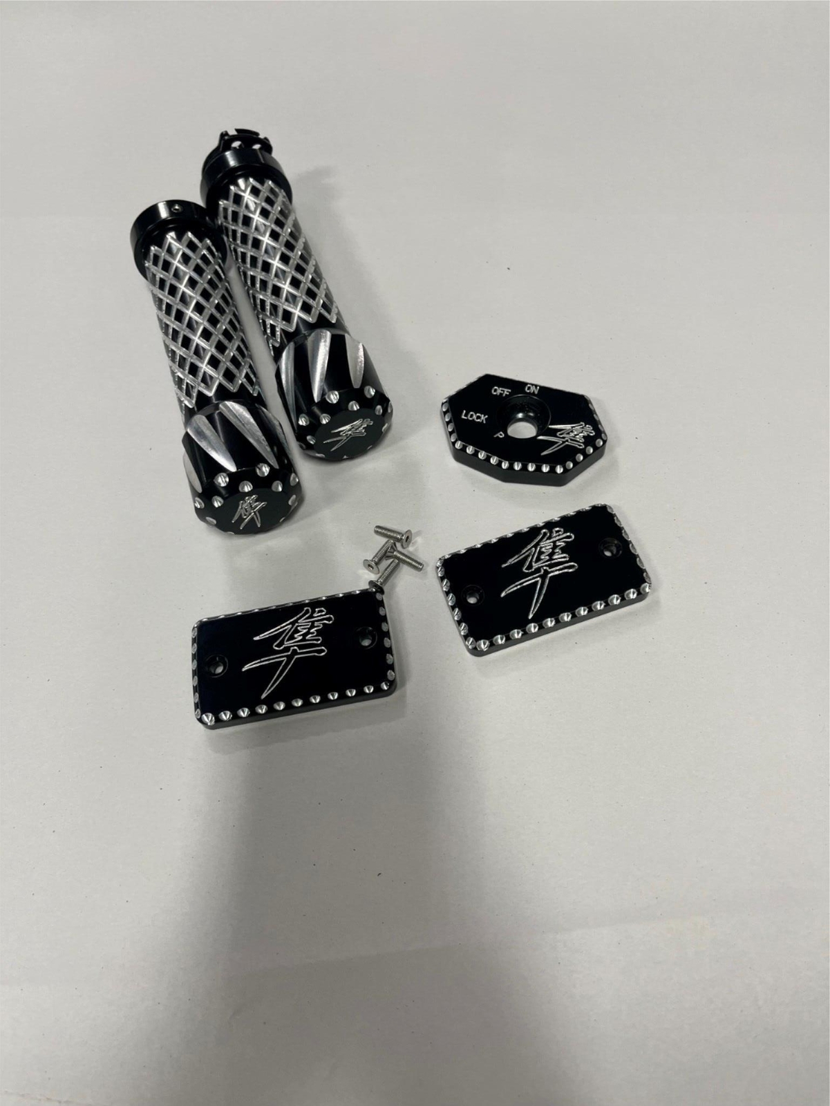 CLEARANCE BLACK CONTRAST KANJI GRIPS KEY COVER MC LIDS 08-20 SUZUKI HAYABUSA