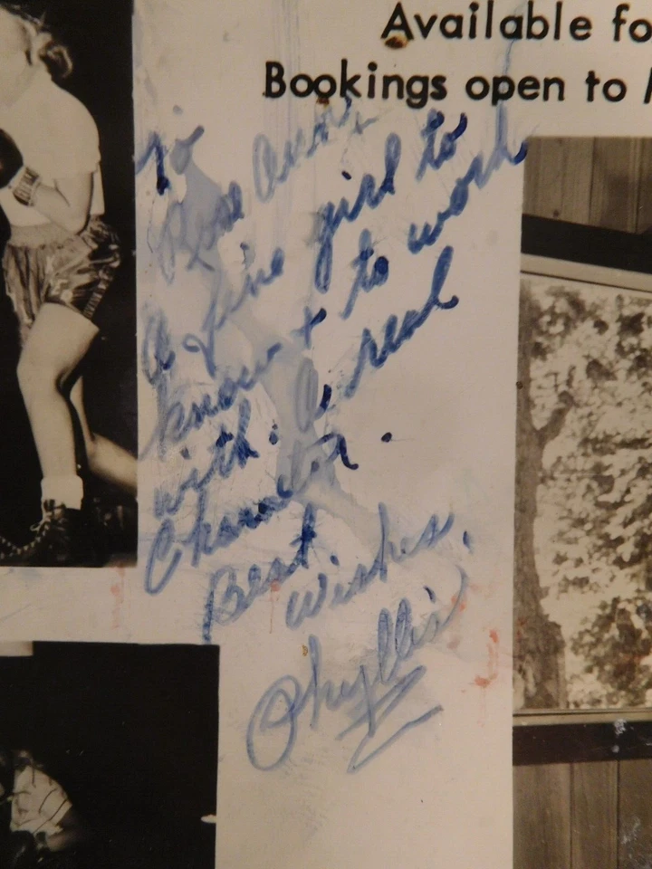 Tarjeta postal de Navidad firmada doble por Phyllis Kugler 1957 Miss Boxing Beauty vintage Foto 4 de 4