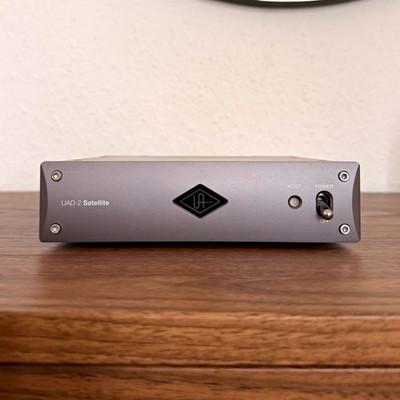 Universal Audio UAD-2 Satellite QUAD Thunderbolt 3   Top Zustand