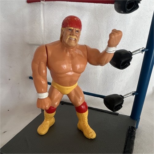 Vintage WWE Hasbro Hulk Hogan series 5 �Hulkster S...