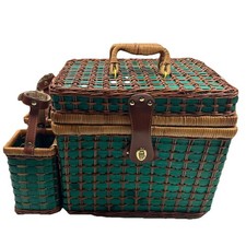 Green Wicker Rattan Large Picnic Basket with Bottle Holder Service for 4 - EUC