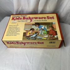 Vintage Kids Bakeware Set