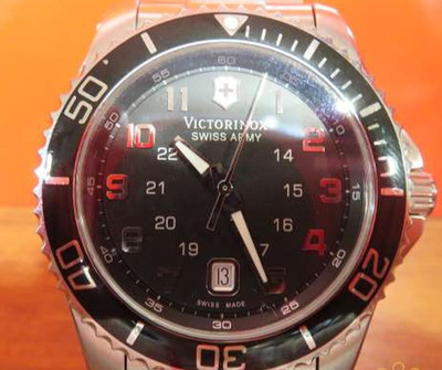 Victorinox Maverick Small 241610 Green Dial Gold Two-Tone Ladies Quartz 100M