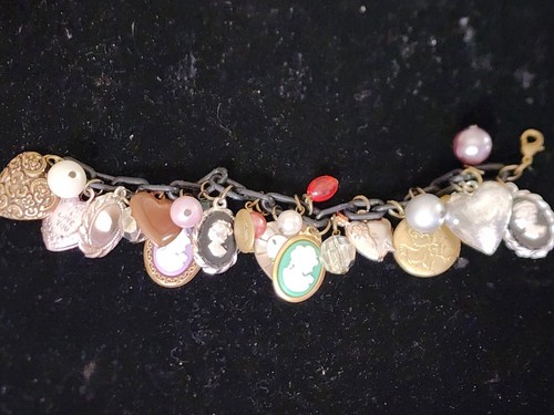 Valentine Vintage Victorian Style Romance Hearts Lockets Plastic Charm Bracelet - Picture 5 of 15