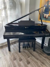Symphony Grand digital grand  piano  from Williams with bench