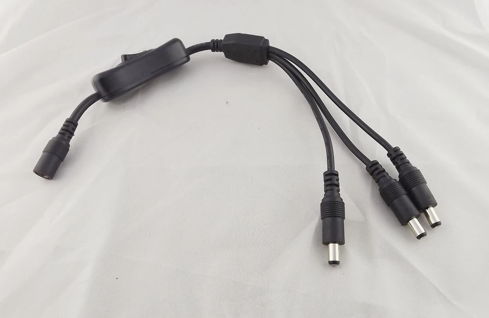 LED Strips 1x Female To 3x Male 5.5x 2.1mm DC Power On/Off Switch Splitter Cable - Image 2 of 4
