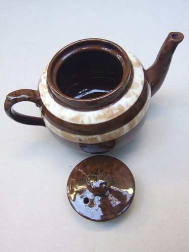 Vintage Made in England Chocolate Brown Pottery Large Teapot 6 Cups Bargain - Picture 4 of 12