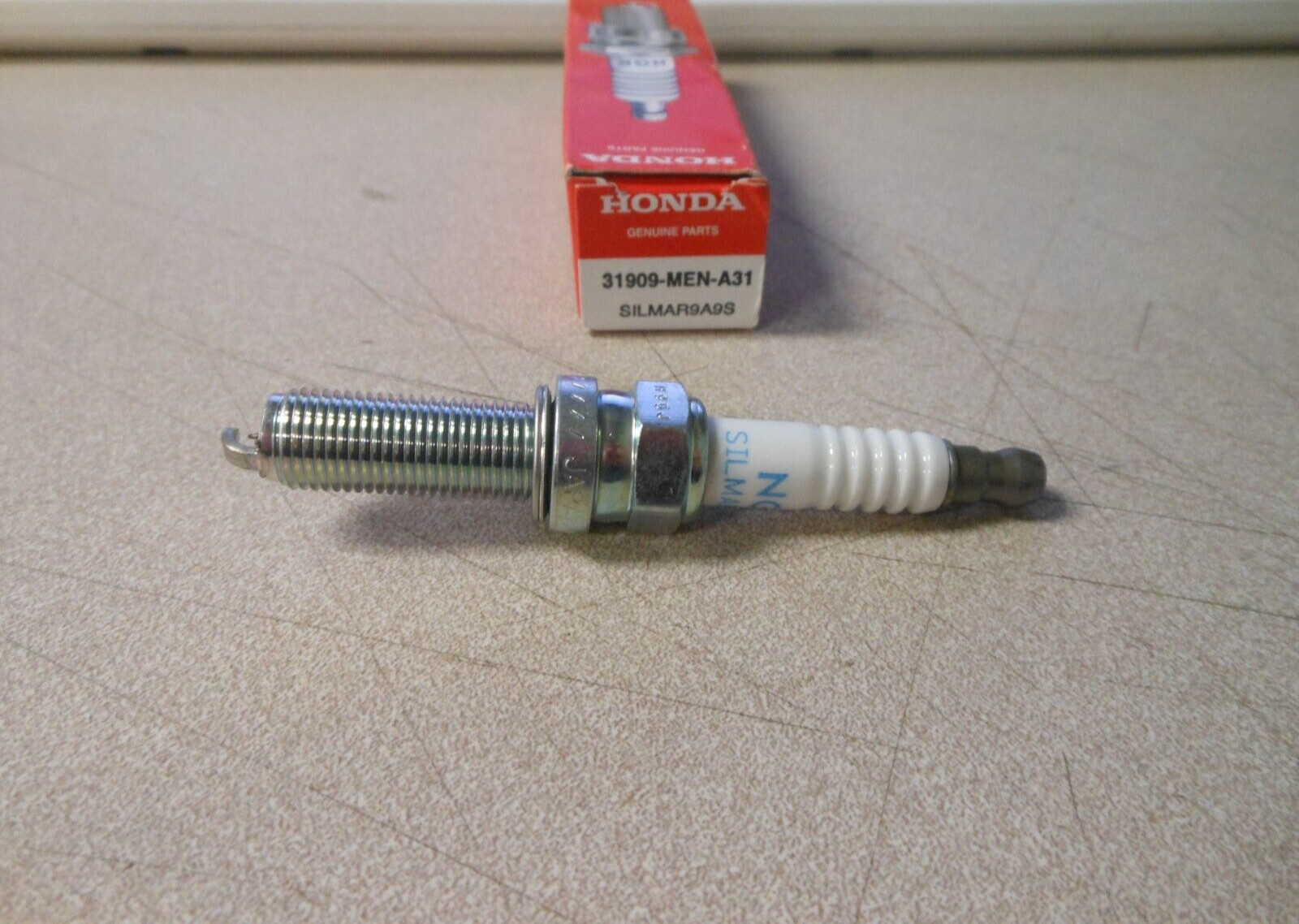 NOS Honda Spark Plug 2009-2011 CRF450 31909-MEN-A31