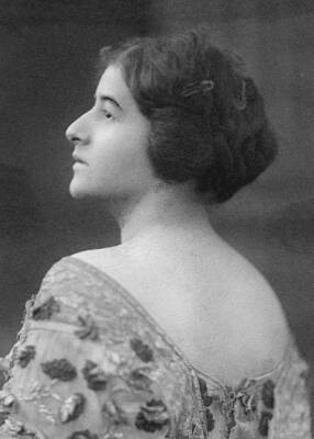 Mabel May Young belly dancer portrait in profile around 1909 Old Photo