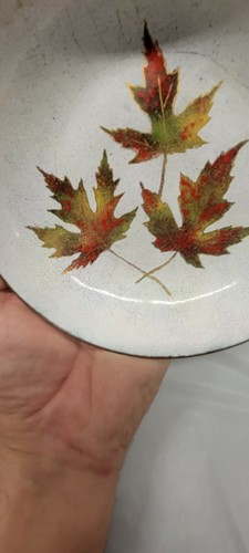 Enamel On Copper Bowl With Maple Leafs Hand Painted Signed Eastman - Picture 11 of 12