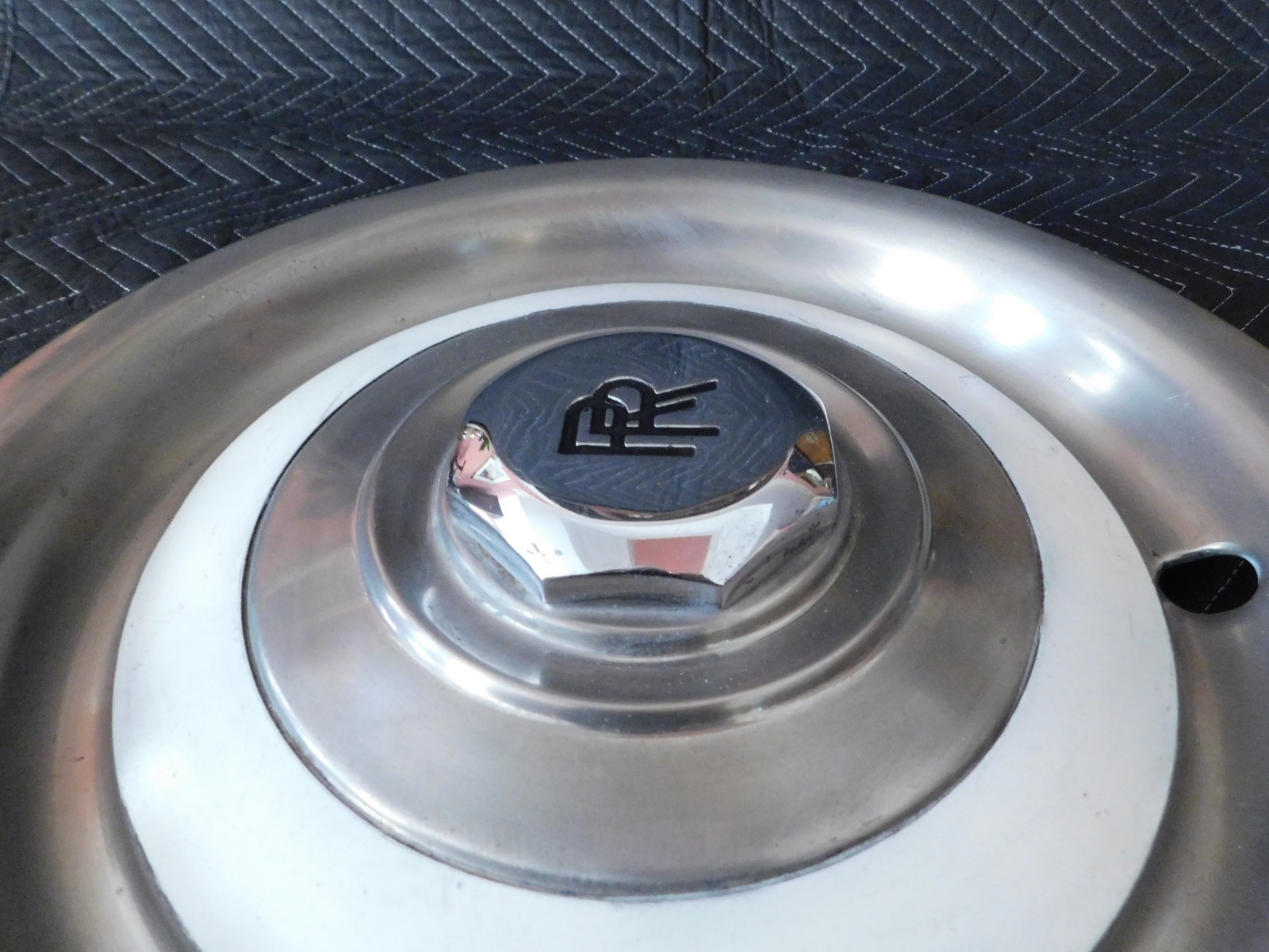 ROLLS ROYCE  WHEEL COVER HUBCAP HUB CAP - SEE VIDEO
