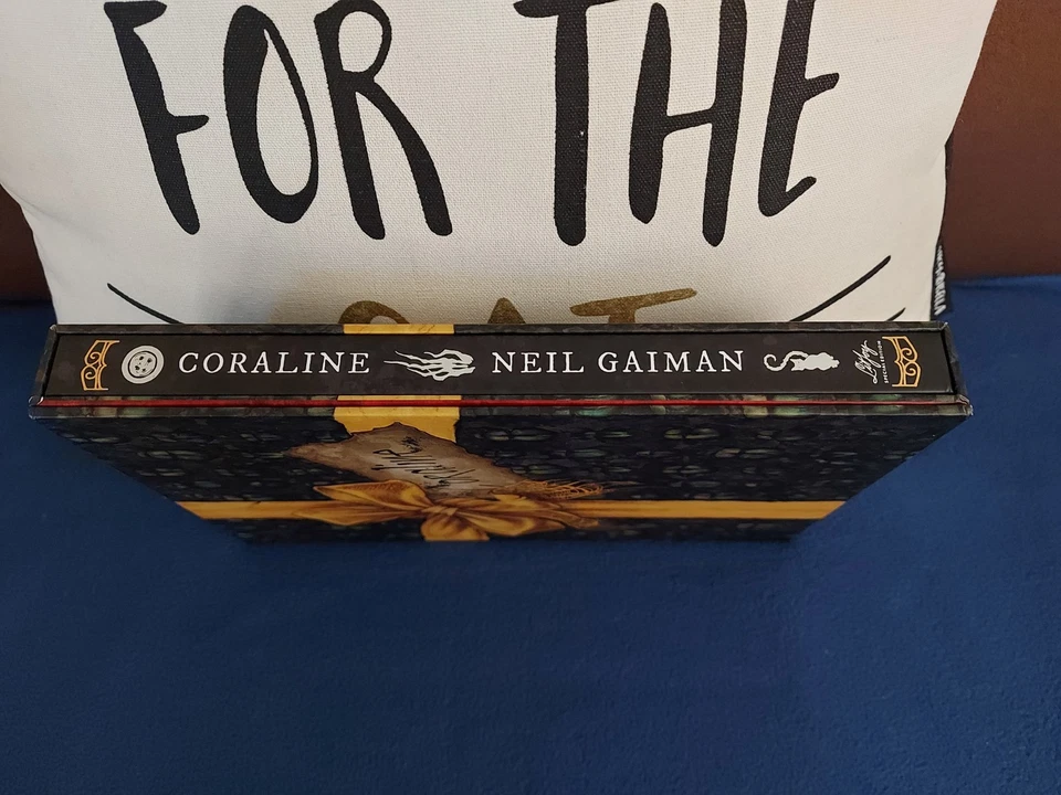 Coraline : Illustrated Edition - Neil Gaiman - Litjoy Exclusive - US HB 1st/1st - Image 4 of 4