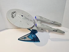 2009 Playmates Star Trek U.S.S. ENTERPRISE NCC-1701 Ship Lights & Sound w/ Stand