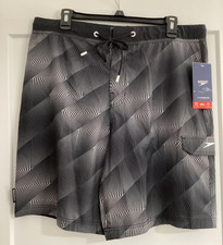 NWT SPEEDO MENS BLACK WHITE ULTRA STRETCH BOARD SHORTS SZ 36